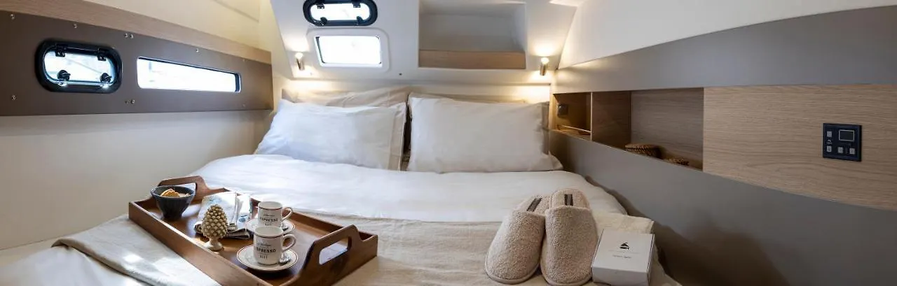 Magnolia House Boat Hotel Palermo Italy