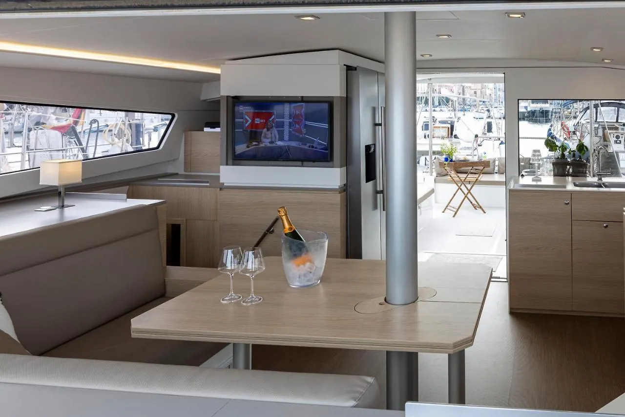 Magnolia House Boat Hotel Palermo