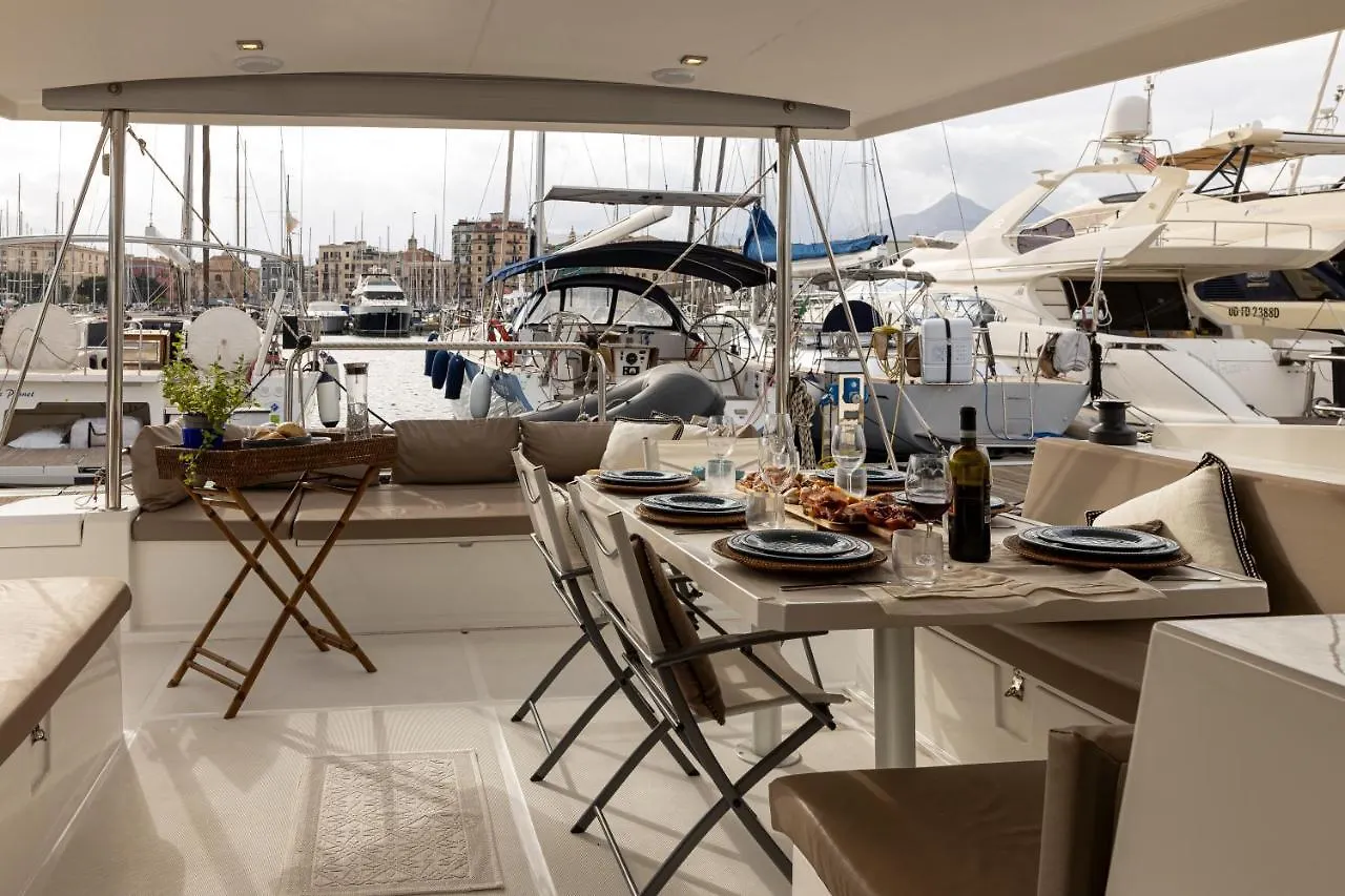 Magnolia House Boat Hotel Palermo 0*,  Italy